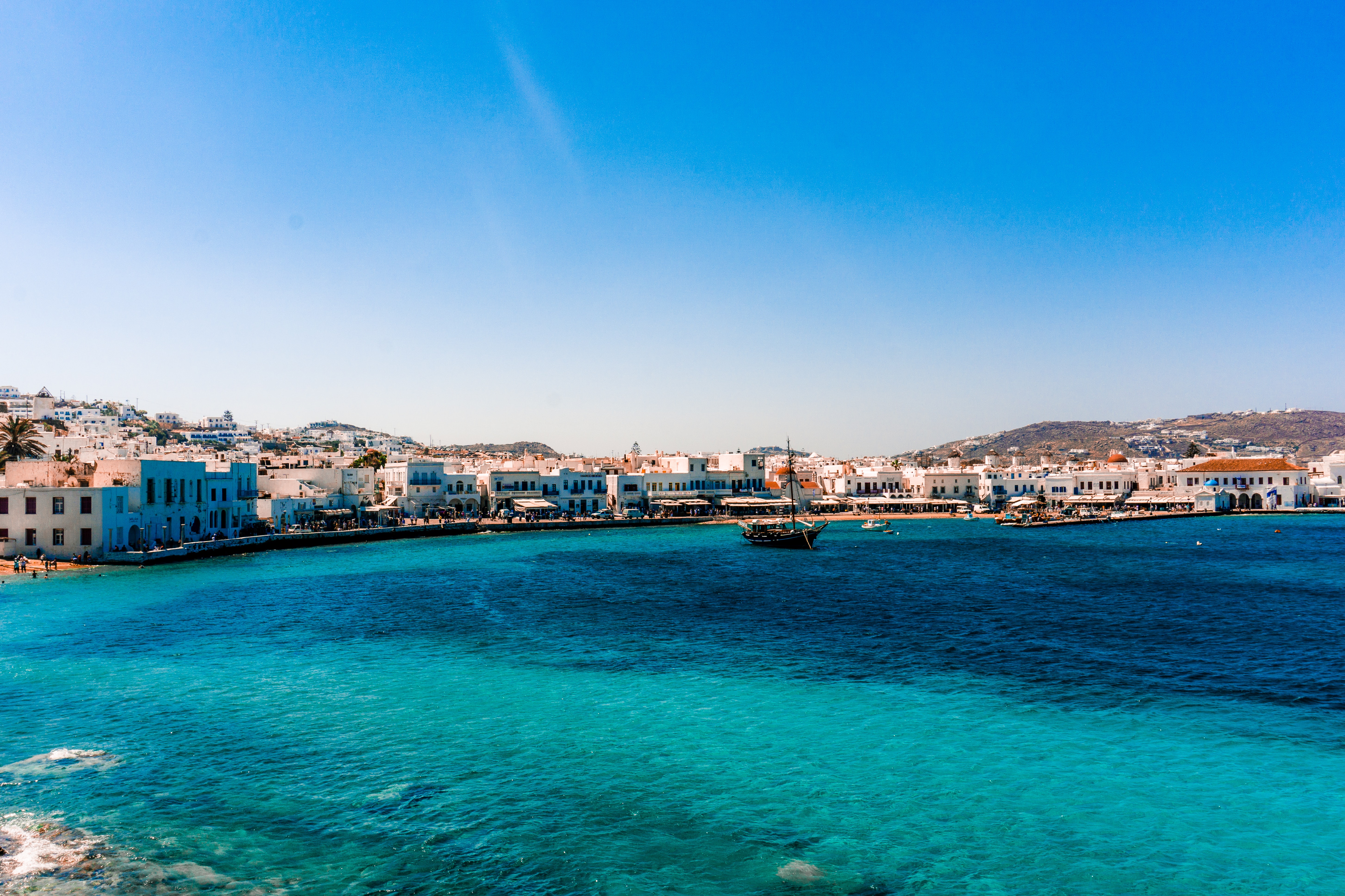 Küste mit türkisem Wasser in Griechenland