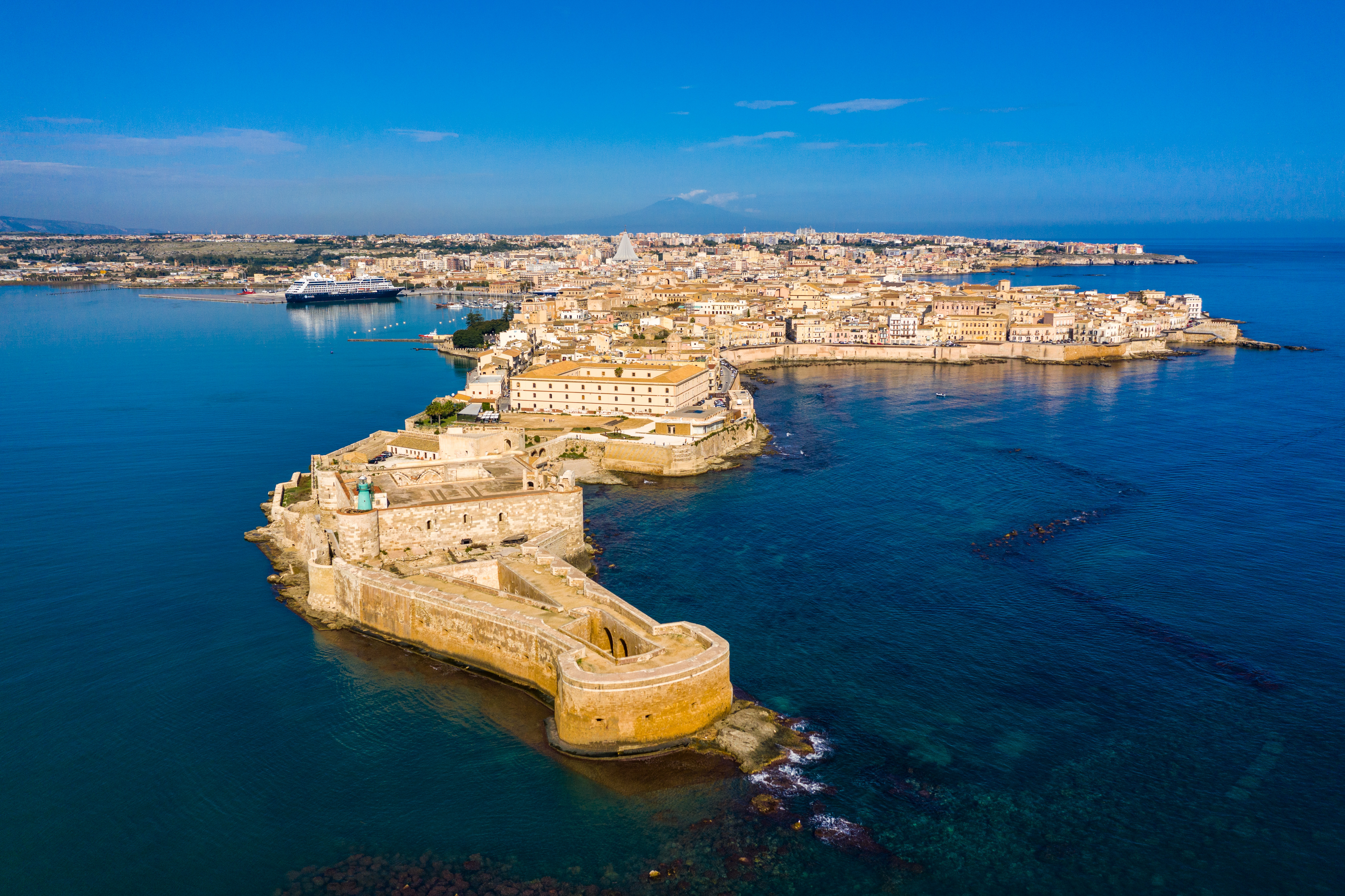 Küstenstadt Cefalù auf Sizilien
